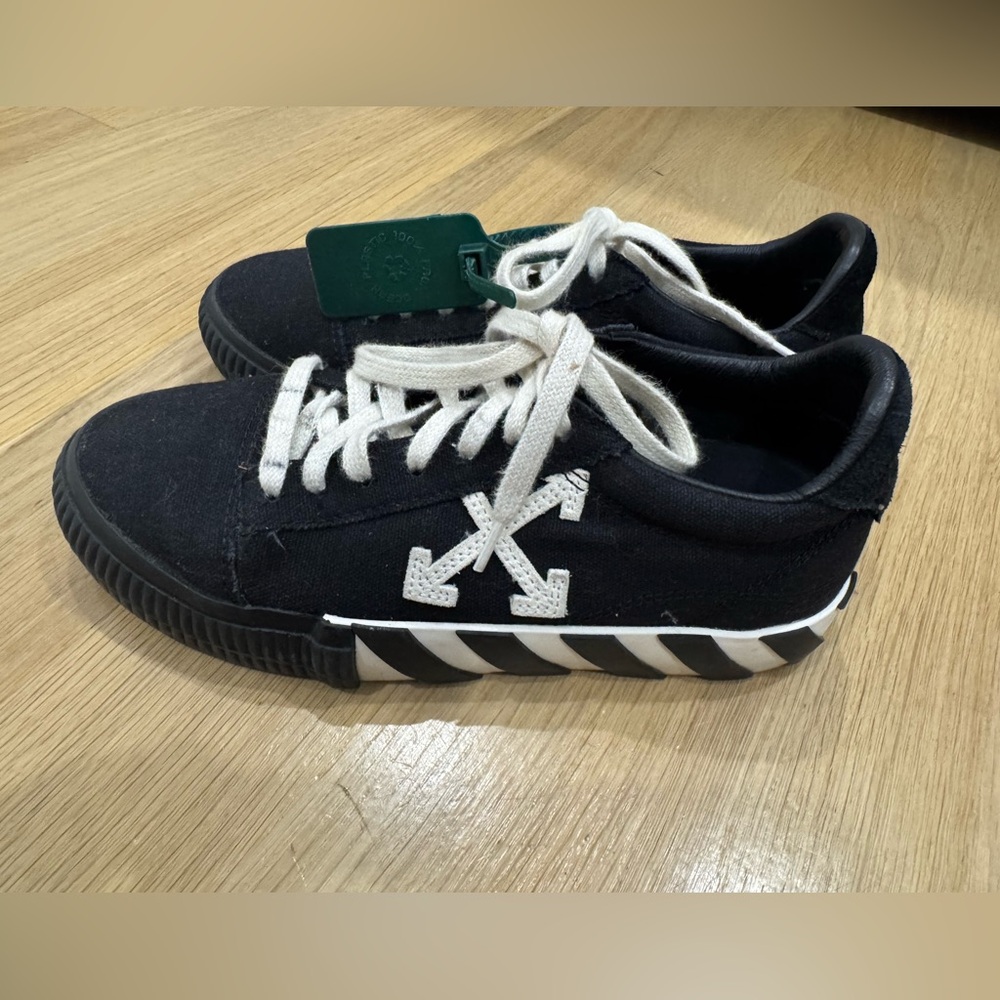 Off-White Black and Cream Arrow Sneakers